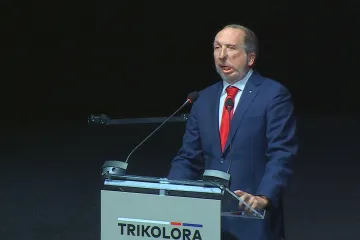 Trikolóru povede Václav Klaus mladší. Vyzyvatele neměl