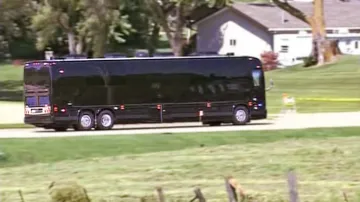 Obama vyrazil autobusem za voliči