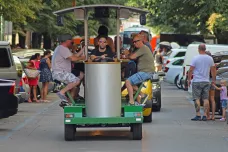 Pivní kola nemají v centru Prahy co pohledávat, zmizet by mohla v létě