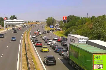 Auto na D1 usmrtilo chodce, který podle policie utíkal od vloupání, dálnice už je průjezdná