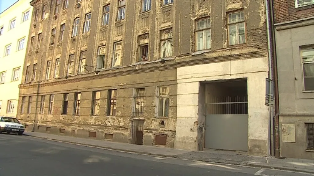 Jeden z domů v sociálně vyloučené lokalitě