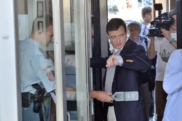 Kauza Rath vrcholí, exposlanec je ale bez obhájce