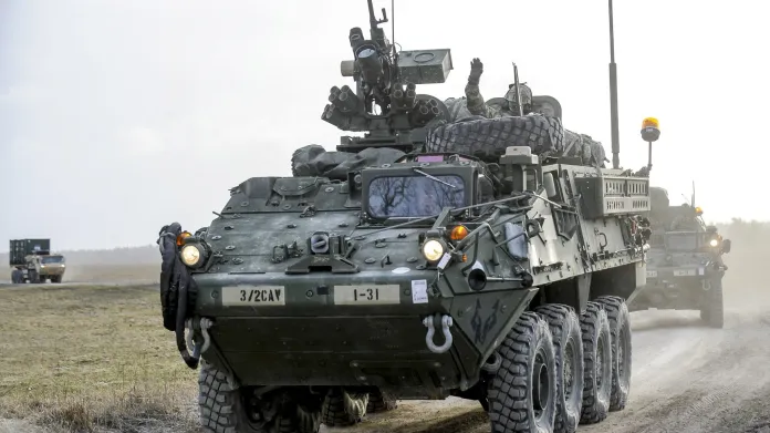 Americký vojenský konvoj vyráží z Estonska