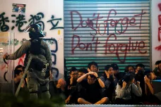 Velká novoroční demonstrace v Hongkongu. Protestovaly až statisíce lidí, stovky policie zatkla
