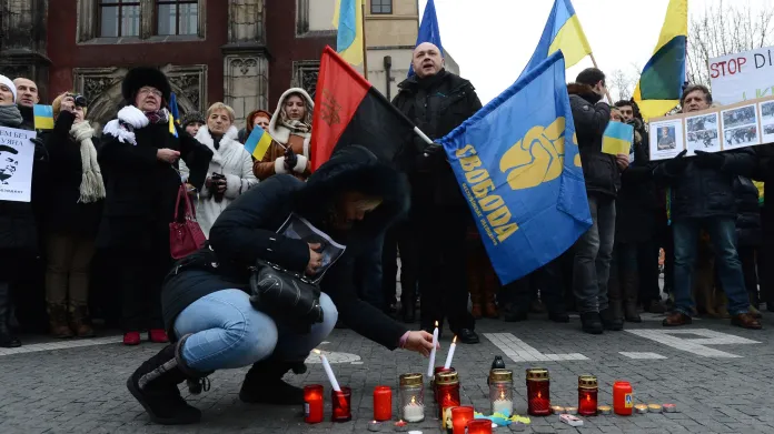 Smuteční průvod Prahou za oběti protestů na Ukrajině