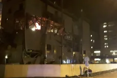 Výbuch v chemičce Preol zranil tři hasiče. Odhad škody je 200 milionů