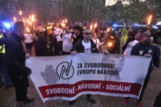 Komunisté protestují po boku neonacistů. Intenzita nenávistných projevů podle ministerstva roste