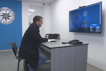Štáb ČT vyzkoušel služebnu bez policistů. Podat trestní oznámení je díky ní jednodušší