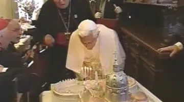 Papež slaví narozeniny