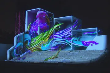 PODÍVEJTE SE: Lidé se v Praze slétají ke světlu. Začal Signal Festival