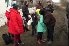 Reportéři ČT: Darja Stomatová zachytila na Ukrajině povinné evakuace rodin s dětmi