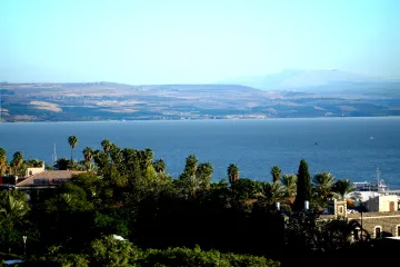 Izrael začne jako první na světě doplňovat jezero odsolenou vodou z moře