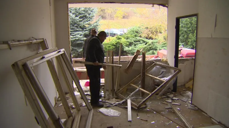 Vyklízení a přípravy na demolici