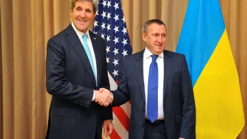 John Kerry a Andrij Deščycja