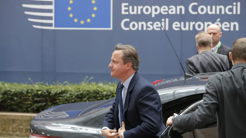 Cameron přichází na summit