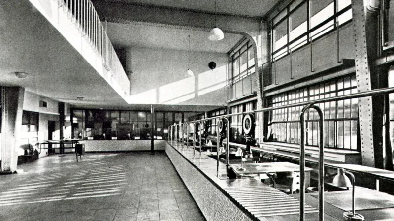 Nádražní poštovní úřad v Brně