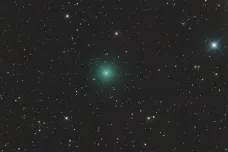 K Zemi se blíží kometa ATLAS. V květnu může být viditelná pouhým okem