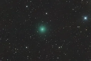 K Zemi se blíží kometa ATLAS. V květnu může být viditelná pouhým okem