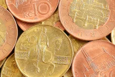Poprvé od konce intervencí pokořila česká měna hranici 26,50 koruny za euro