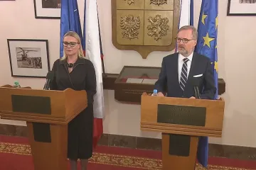 Dvě procenta HDP na obranu chce dát vláda už v roce 2024, shodli se Fiala s Černochovou