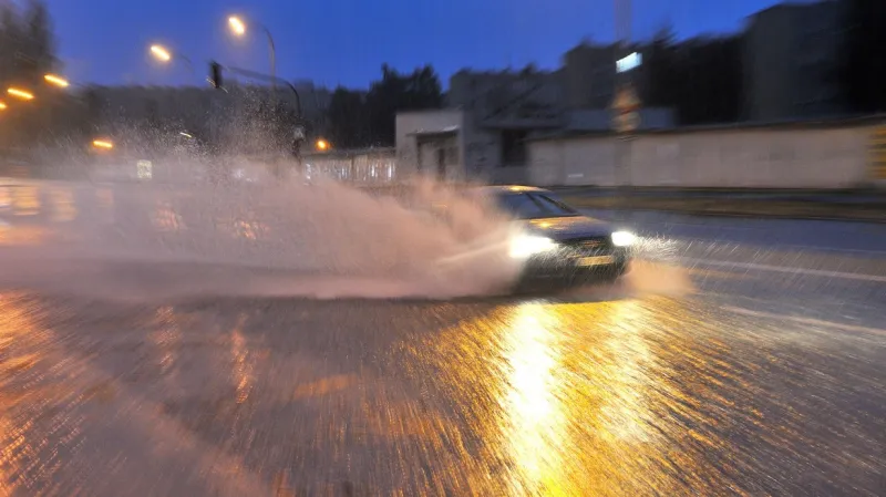 Bouřka na Královéhradecku zkomplikovala dopravu
