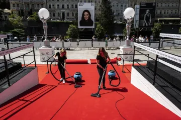 Jaký byl 54. festival v Karlových Varech? Podívejte se na sestřih zajímavých momentů