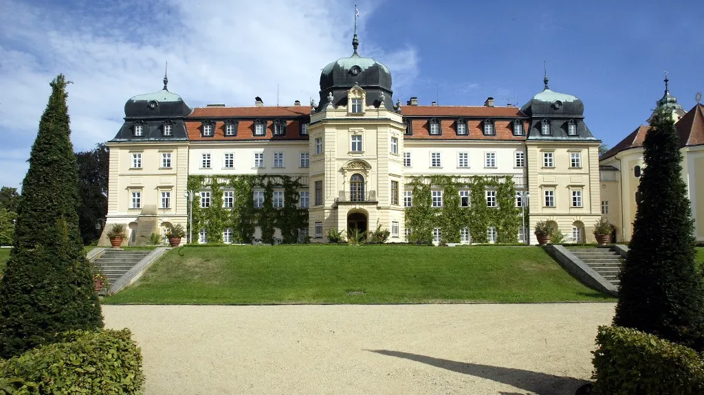 Lány