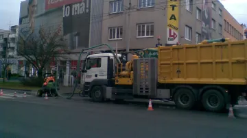Dělníci začali odstraňovat přechod ve Zlíně