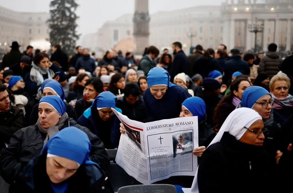 Pohřeb emeritního papeže Benedikta XVI. ve Vatikánu