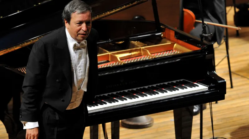 Dirigent a klavírista  Murray Perahia