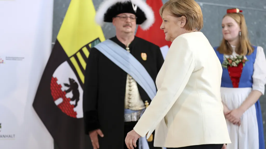 Merkelová při návštěvě v Halle